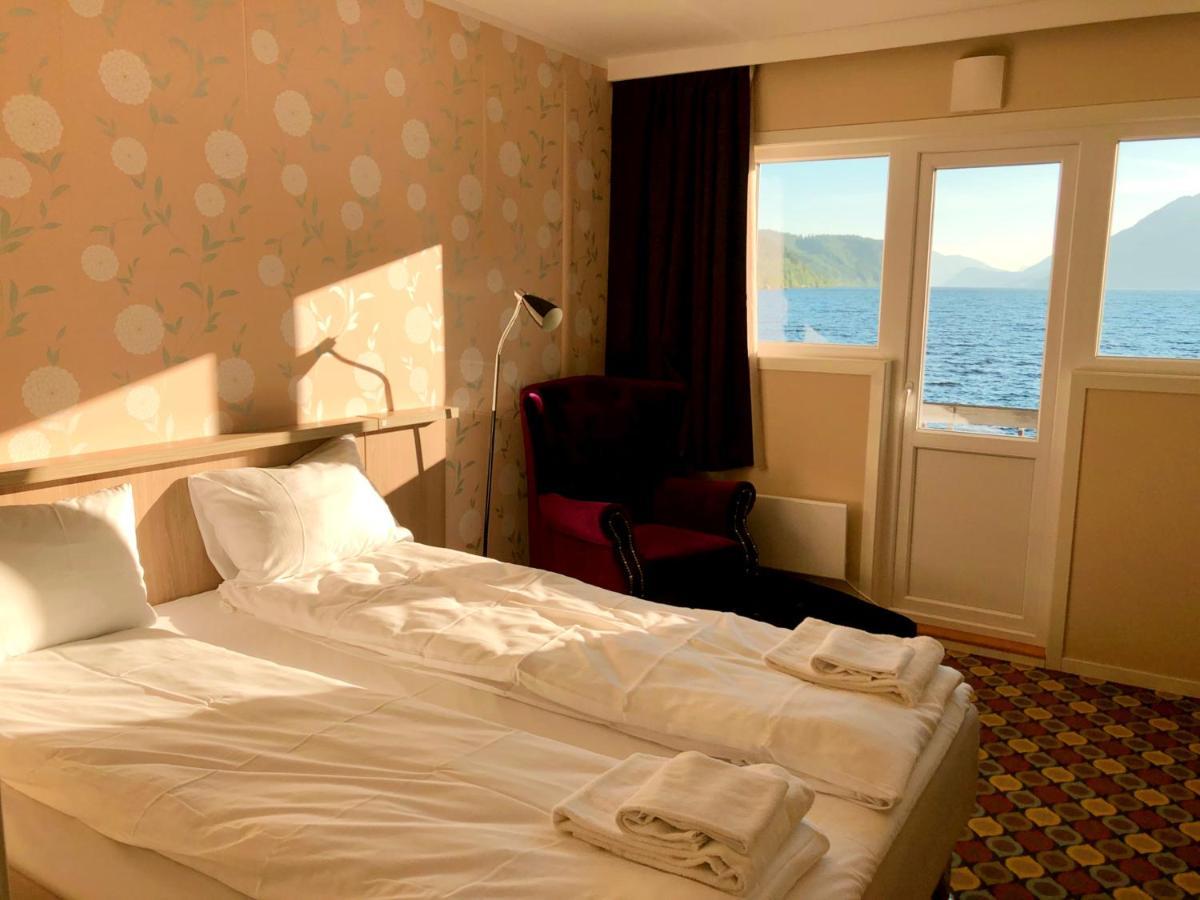 Havila Hotel Raftevold Hornindal Esterno foto