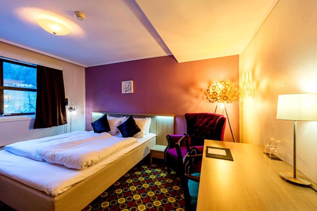 Havila Hotel Raftevold Hornindal Esterno foto